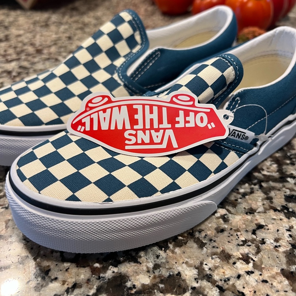 ⬜️🟦Boys size 4 Checkered VANS🟦⬜️